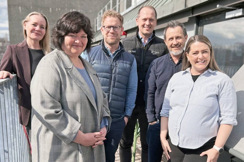 Cathrine Hagen (WPP Media Norge), Torstein Rafg&aring;rd (OMD), Kristian Strand L&uuml;hr (Carat Norway), Magnus Str&oslash;mnes B&oslash;e (Rocket), Christine Krosby (Flokk) og Camilla G&aring;re (Mediebyr&aring;foreningen).